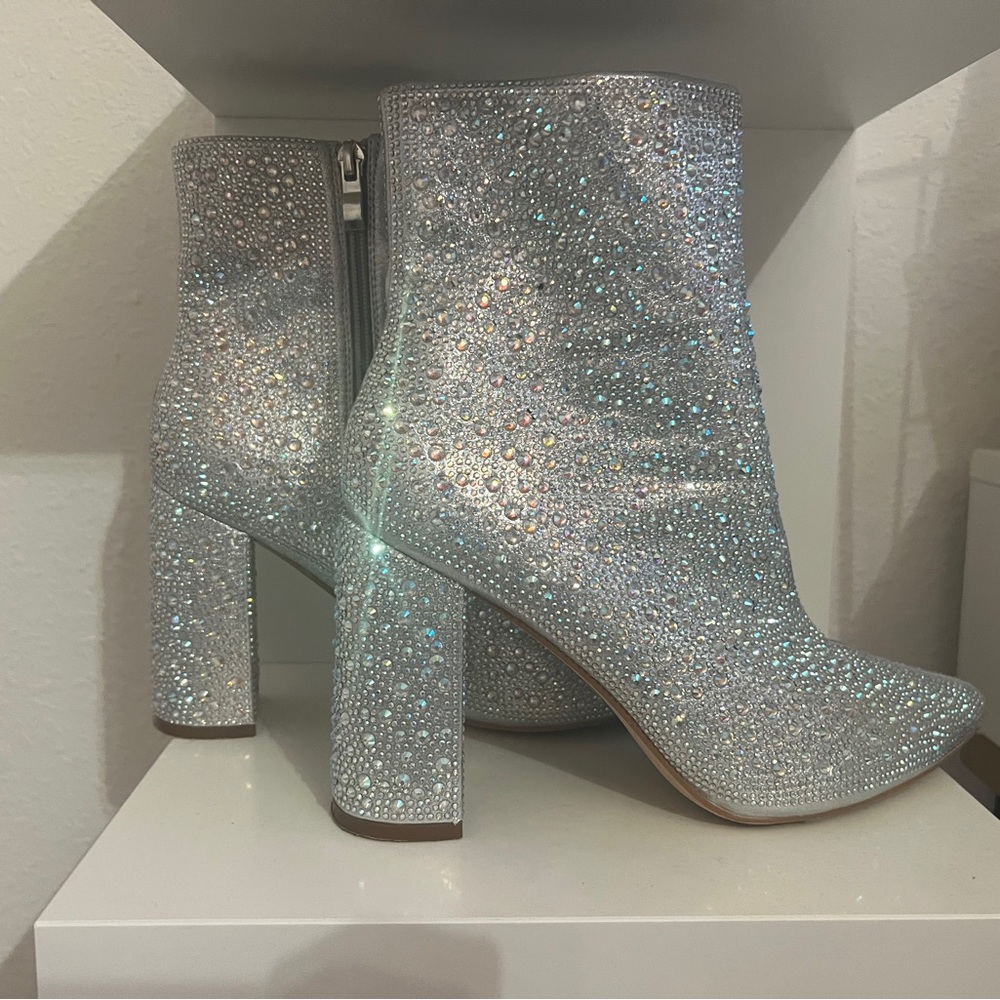 GORGEOUS Rhinestone booties with AB stones - Picture 3 of 4